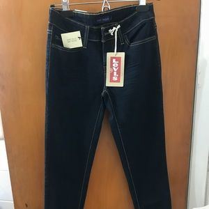 NWT Levi’s 535 Legging Denim